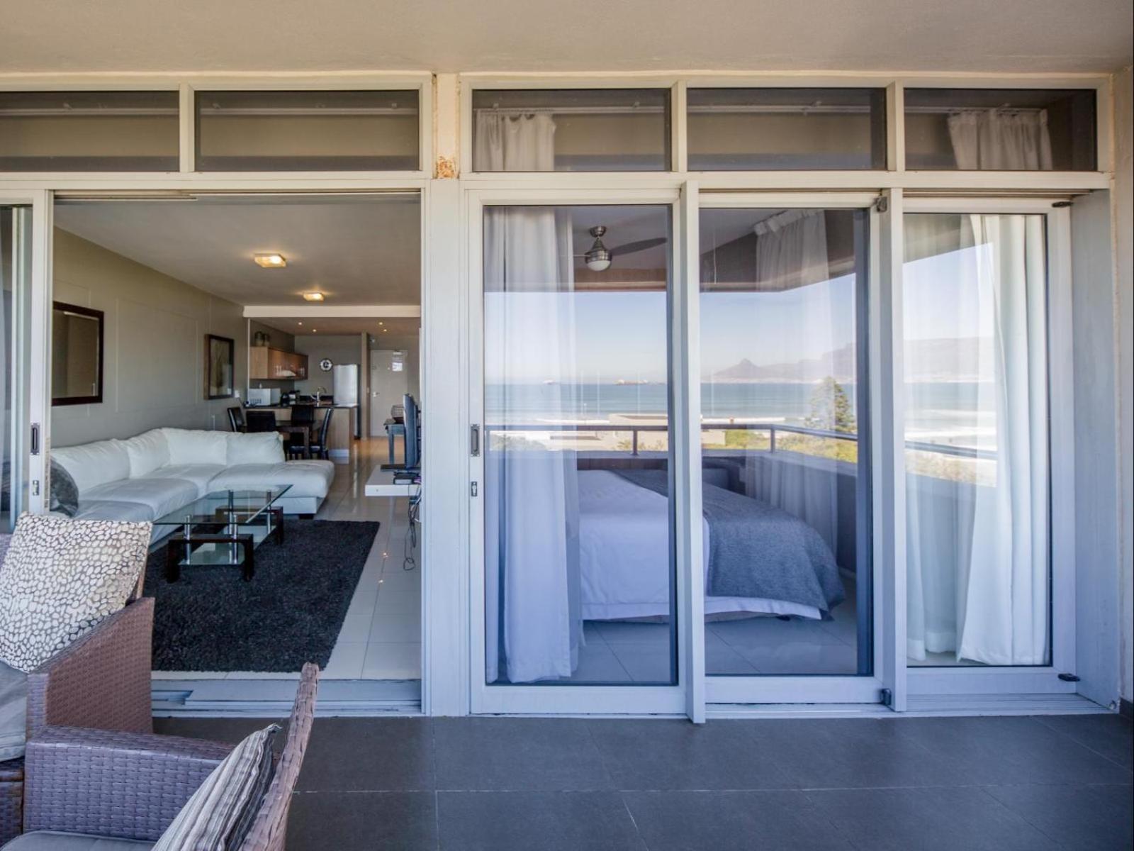 Infinity Self Catering Apartments ブロウベルフストランド 部屋 写真
