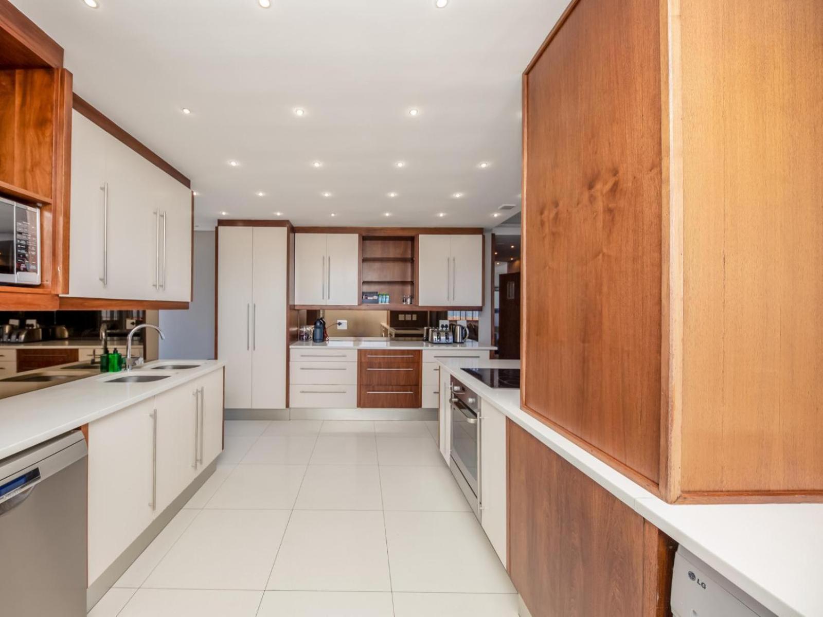 Infinity Self Catering Apartments ブロウベルフストランド 部屋 写真